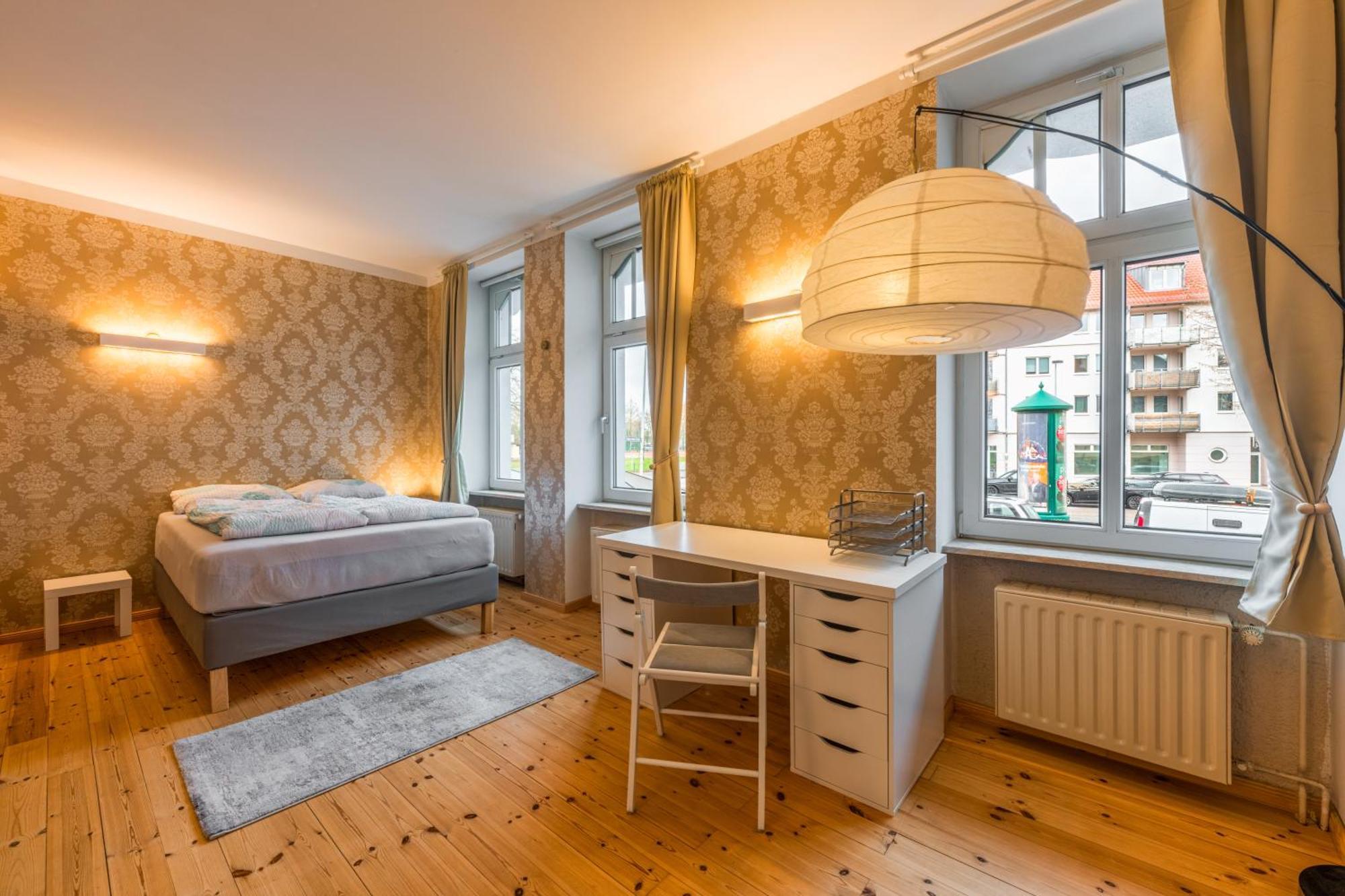 Exklusive Und Grosszuegige Wohnung 140 Qm In Magdeburg Top-Lage Mit Kicker Fuer Bis Zu 8 Personen Exterior foto
