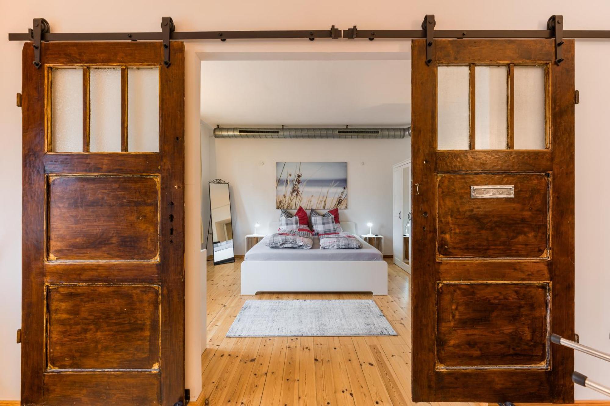 Exklusive Und Grosszuegige Wohnung 140 Qm In Magdeburg Top-Lage Mit Kicker Fuer Bis Zu 8 Personen Exterior foto